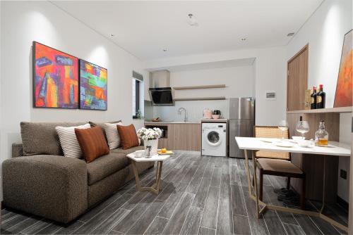 350128697 The Dream Suite