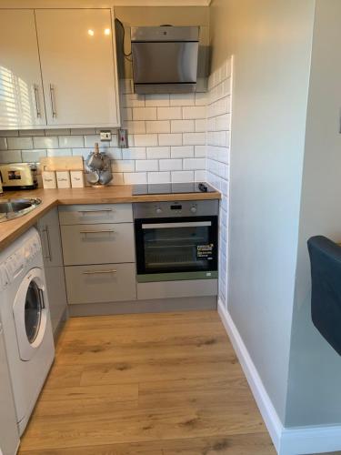 Modern 2 Bed Chalet - 27 Bermuda Holiday Park, Hemsby