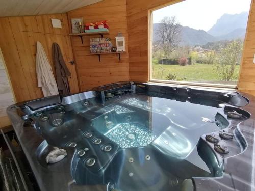 Chambre familiale "le pêcher" (Chambre familiale "le pecher") in Saillans (Rhone-Alpes)
