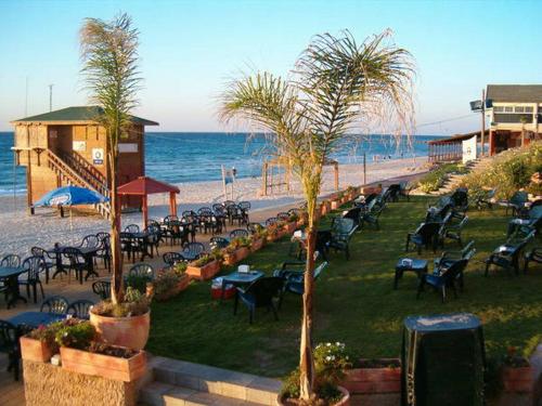 Isramax 3BR apartment near the sea. in Bat Yam