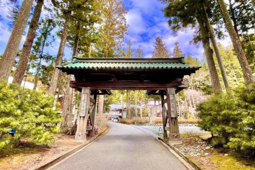 高野山 宿坊 龍泉院 -Koyasan Shukubo Ryusenin-