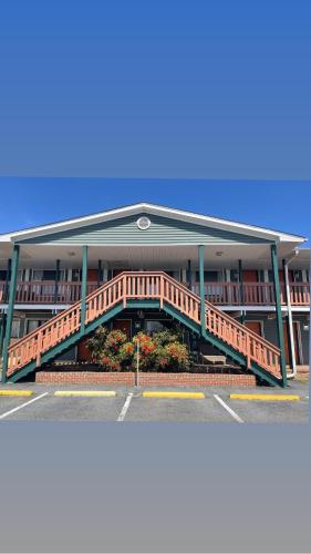 Atlantic Shores Inn and Suites - image 6