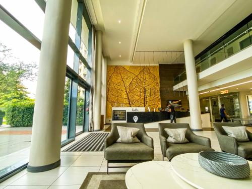 Lobby, Menlyn Maine Luxury Rentals in Pretoria