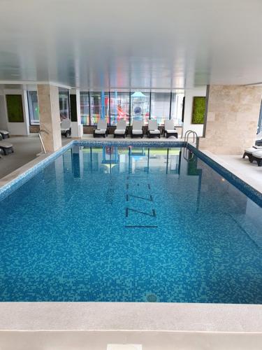 AquaMarine - Pool & Spa Beach Resort