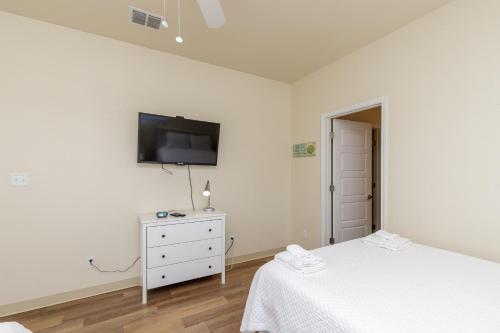 Aruba Beach Getaway 18 by Padre Escapes - image 11