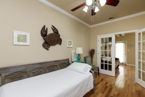 Beach Haven Retreat 304 by Padre Escapes - image 11