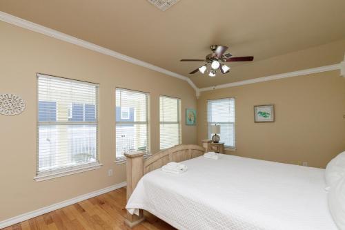 Beach Haven Retreat 304 by Padre Escapes - image 9