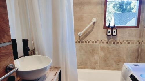 Casa con jardín y cochera ¡A 5 minutos del lago!