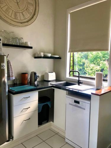 Le Chalet Waiheke Apartments in เกาะไวฮิกิ