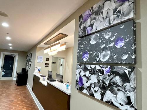 Days Inn by Wyndham Niceville/Eglin Air Force Base - image 25