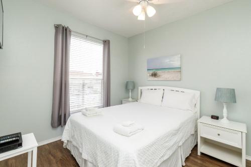 Coastal Comfort 245 by Padre Escapes - image 10