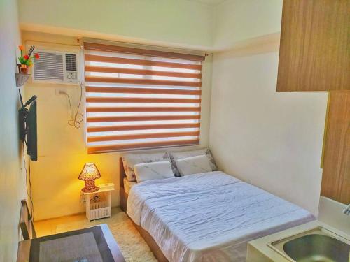 Great View@Fully Equipped Condo w/ WiFi NETFLIX @the Metro, Cainta