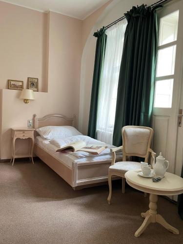 U Cervene zidle - Red Chair Hotel - image 3