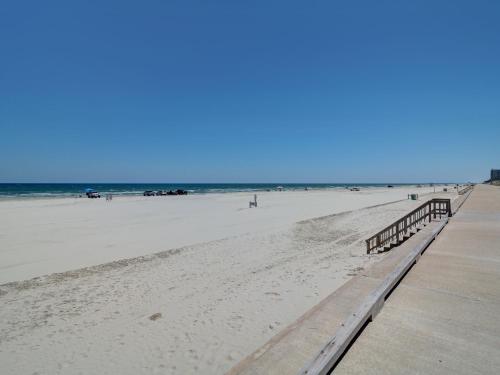 El Constante 236 by Padre Escapes - image 12