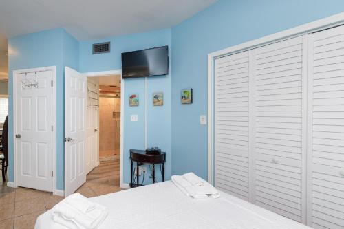 Just Beachy 303 by Padre Escapes - image 2