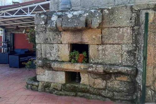  ALOJAMIENTO ENTERO CON PISCINA Y JARDIN. in Ourense