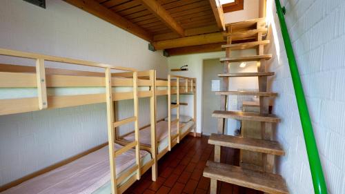 6 bunk beds