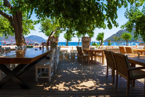 Ceneviz Hotel in Adrasan