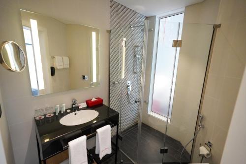 room detail thumbnail 2