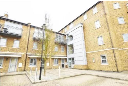 Picture of Spacious Double Bedroom Duplex Apartment Near North Station & Town Centre