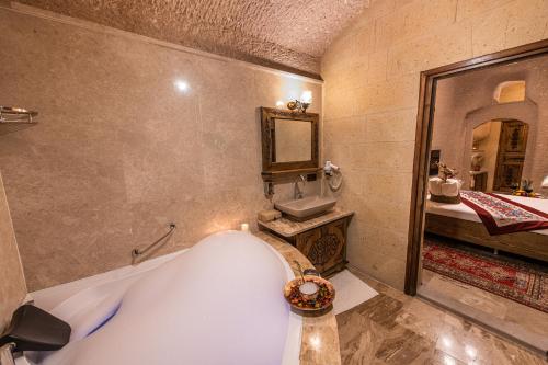 Simera in Cappadocia - Special Class - Best View Rooftop Room Type - Premium Cave Suite with jacuzzi