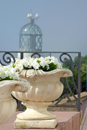 El Far Hotel Restaurant