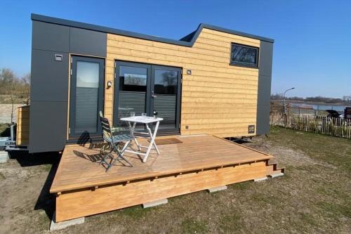 Winzig Wohnen Tiny House Frigg direkt am Weserstrand