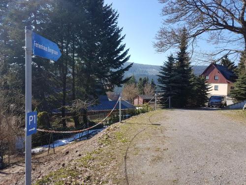 Ferienhaus-Bergtraum-Ferienwohnung-Lilli - image 3