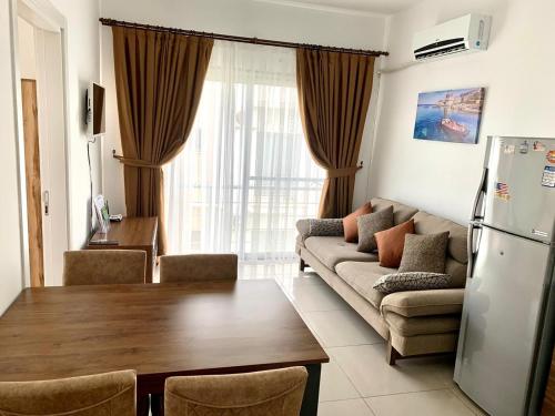 Beautiful One-Bedroom Apartment Lukomorye B6 Karavas