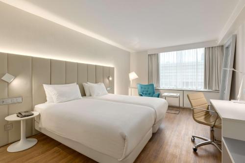 Nh Utrecht — hotel in Jaarbeursplein 24, Utrecht NL, 3521