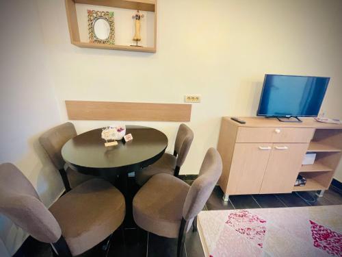 티미쇼아라 Perfect Place to Stay self check in-24h-NETFLIX-WIFI 4성급 싱글룸 전망