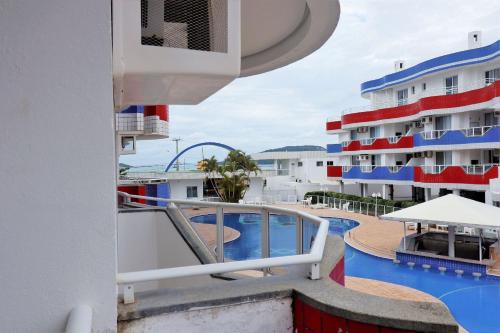 Lindo apartamento frente piscina com wi-fi - HB19F