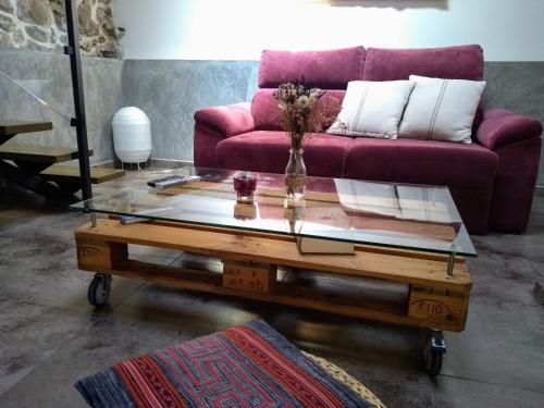 Koplietošanas atpūtas telpa ar TV, La Plazuela del Tiétar, diseño y descanso en Gredos sur (La Plazuela del Tietar, diseno y descanso en Gredos sur) in Casavieja