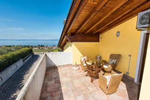 Deluxe Double or Twin Room with Lake View