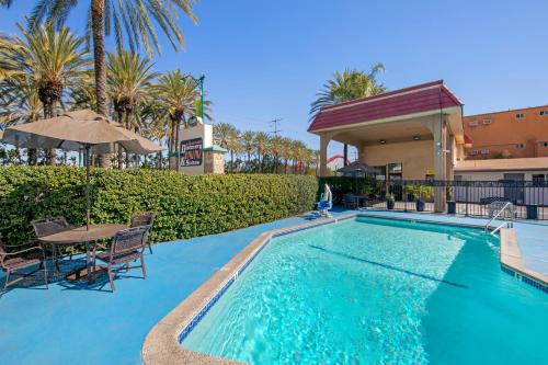 Anaheim Discovery Inn and Suites