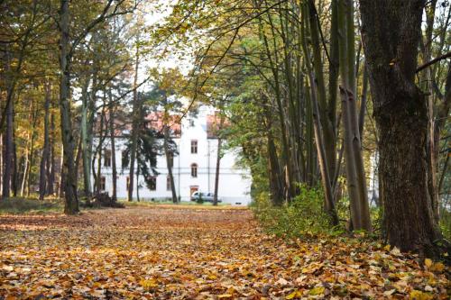 Зовнішній вигляд готелю, Dobry Zakątek Dom Rekolekcyjny (Dobry Zakatek Dom Rekolekcyjny) in Констанцін-Єзьорна
