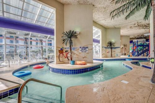 Sun-filled Beachfront 2BR Condo at Dunes Village Resort - 수영장