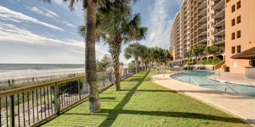Sun-filled Beachfront 2BR Condo at Dunes Village Resort - 해변