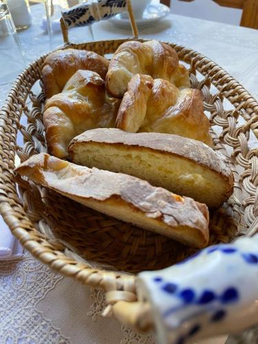 식음료(F&B), Acceso Bayo - ubicada en el acceso al cerro bayo 3km del centro in 비야 라 앙고스투라