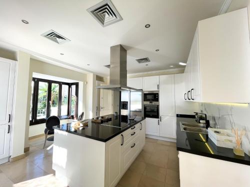  Villa Andaluza in Estepona
