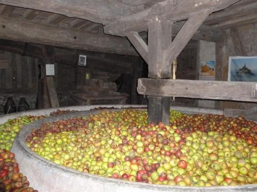 La Ferme Du Pressoir Guest House