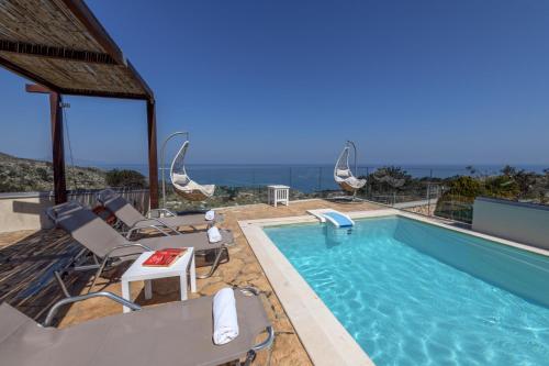 Villa Serenity - With Private Heated Pool