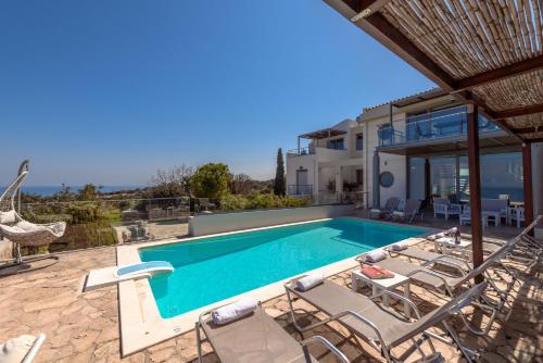 Villa Serenity - With Private Heated Pool