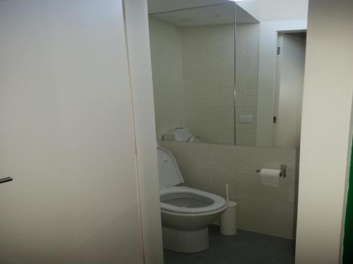 ห้องน้ำ, GuimaraesLiving - Hostel & Adventure in อะซูเรม
