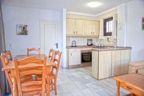 One-Bedroom Apartment (1-4 Adults) image 3