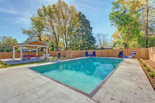 Gulf Breeze Home with Pool, Grill and Fire Pit