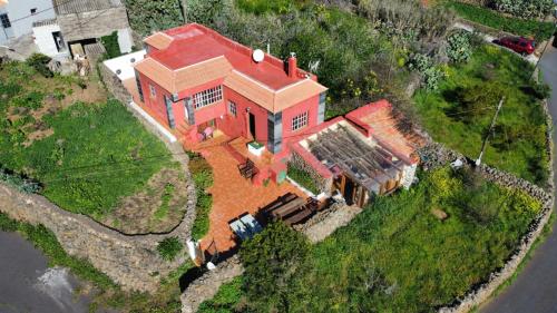  Casa rural con chimenea y vistas mar, El Teide y a la Gomera, Ferienwohnung in Isora