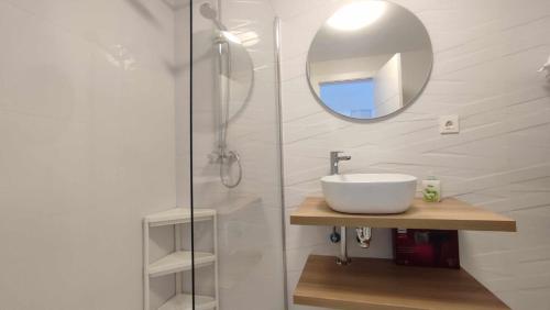 Luminosa vivienda vacacional con vista a la piscina 5