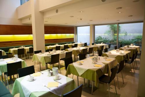 Hotel Caroline - image 14