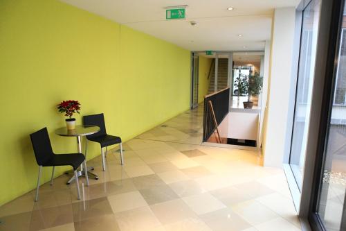 Hotel Caroline - image 2